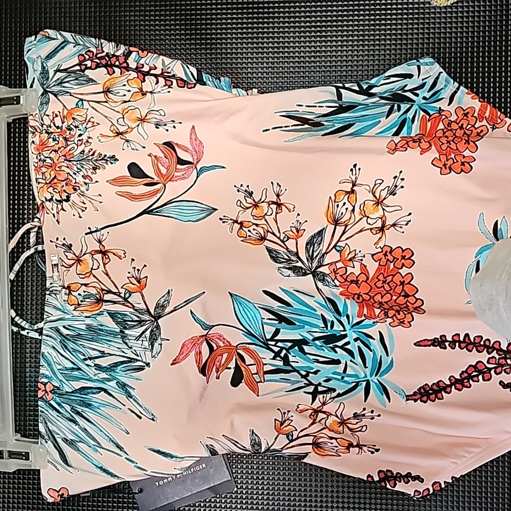 Tommy Hilfiger One-piece Floral Swimsuit - Picture 12 of 16